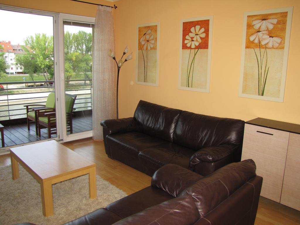 Dunalux Apartman Győr Habitación foto