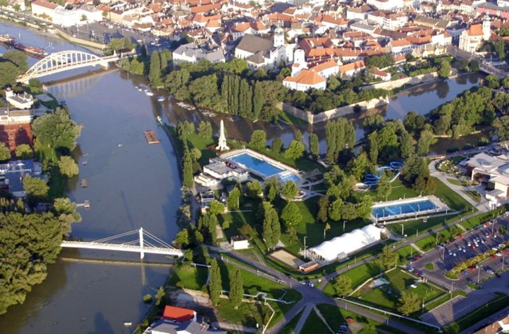 Dunalux Apartman Győr Habitación foto