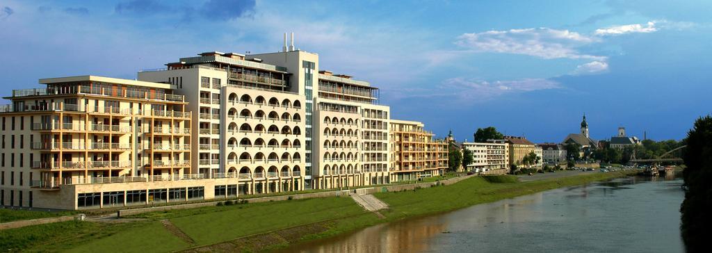 Dunalux Apartman Győr Exterior foto